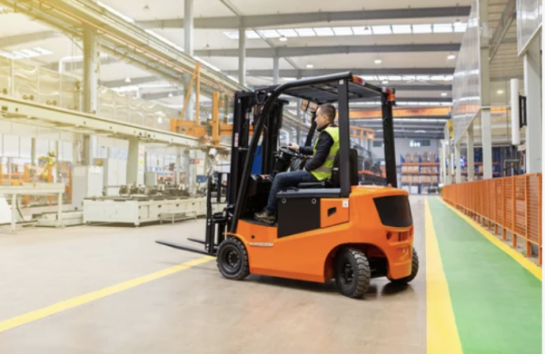 OPERATORE DI CARRELLI ELEVATORI